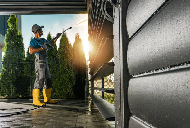 Best Pool Deck Cleaning  in Cashton, WI